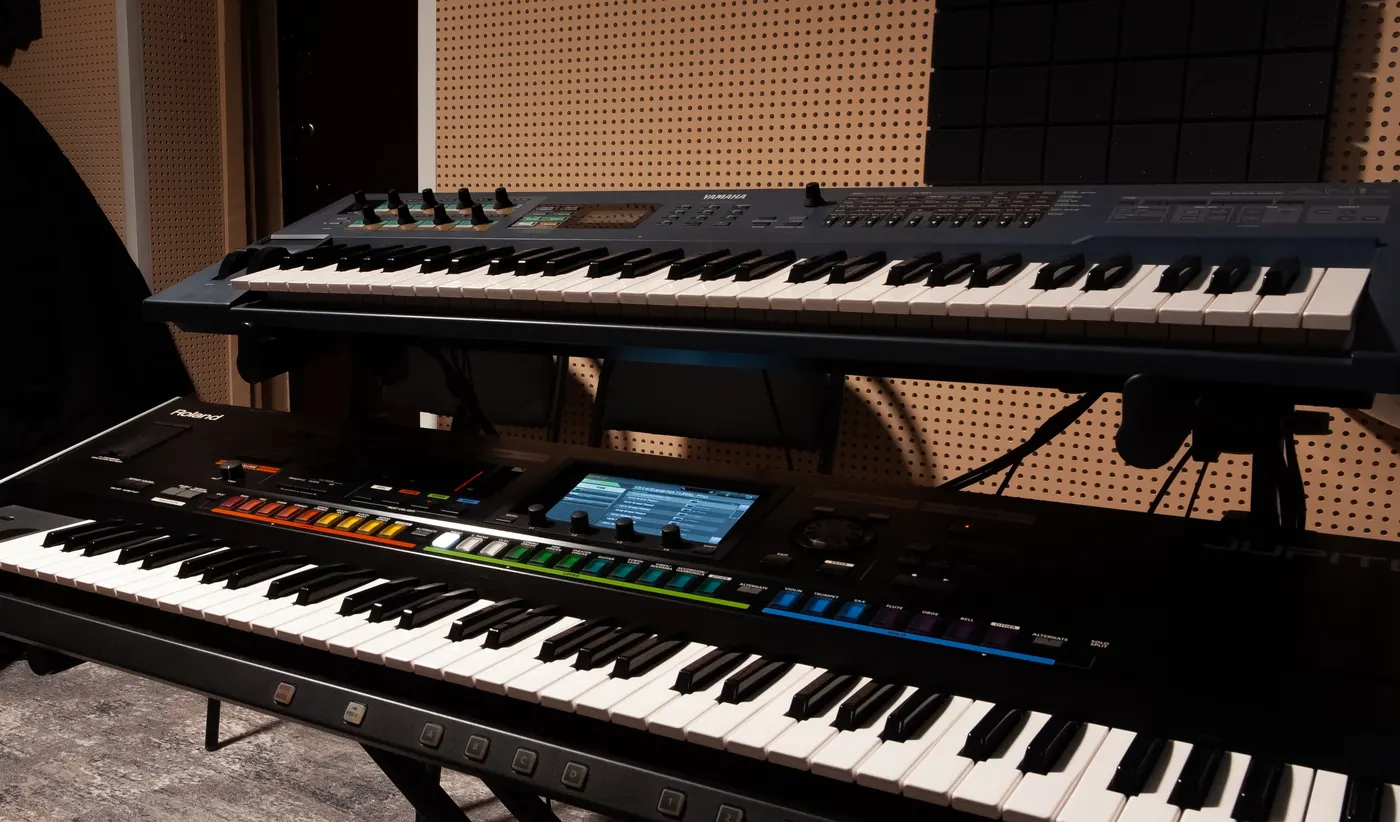 Клавишный парк: Yamaha и Roland Jupiter-80